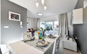 Deluxe Triplex Antea